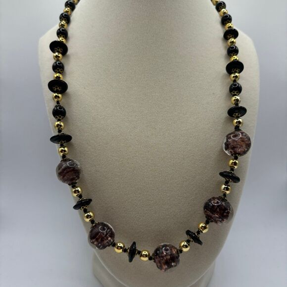 VINTAGE BLACK AMETHYST? PURPLE MURANO?? GLASS NECKLACE SCREW CLASP - Picture 1 of 7